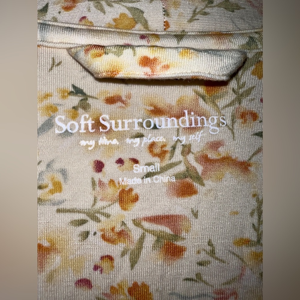 Soft Surroundings Cream Floral Robe - Picture 5 of 7